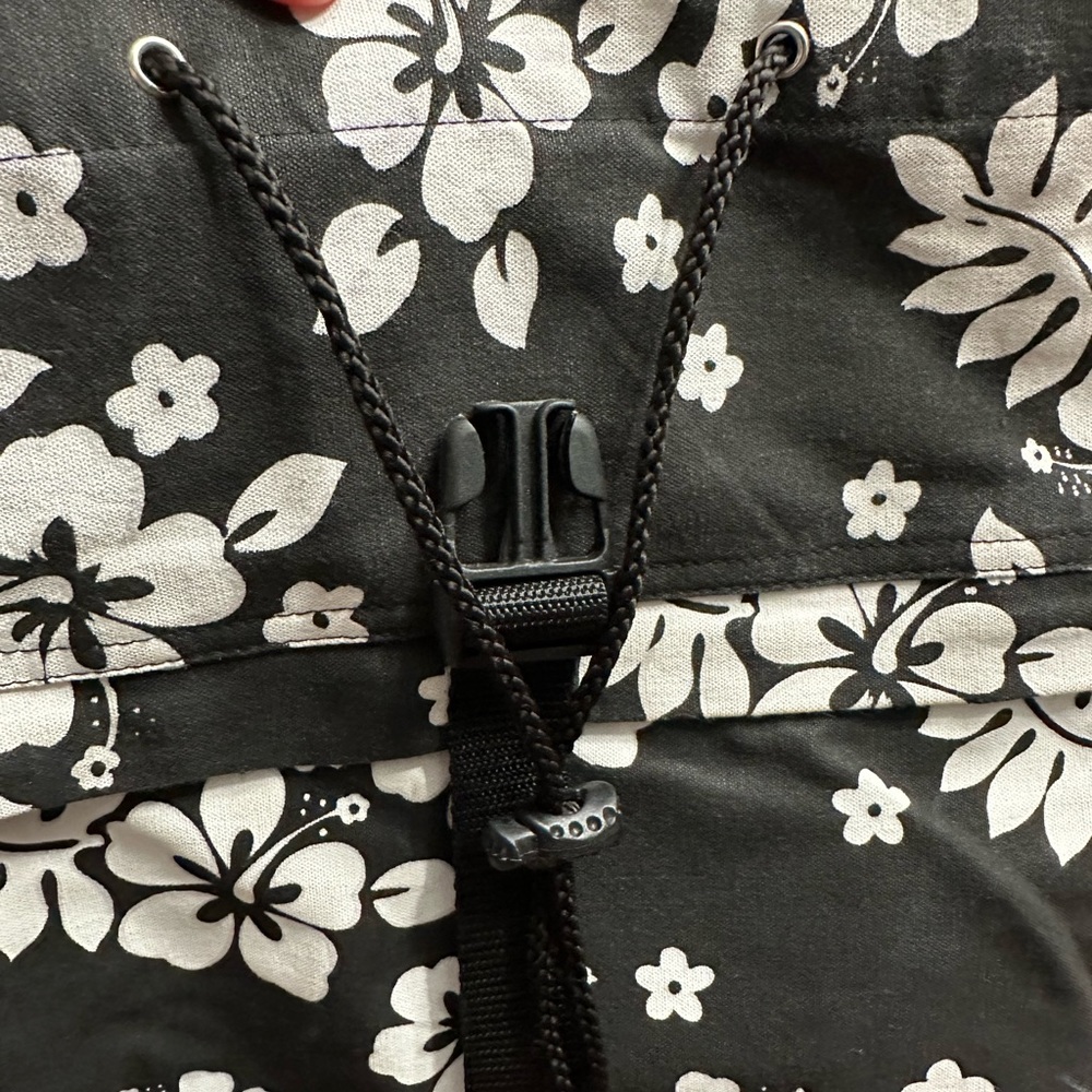 KY’S Hawaii Floral Backpack - Picture 4 of 10